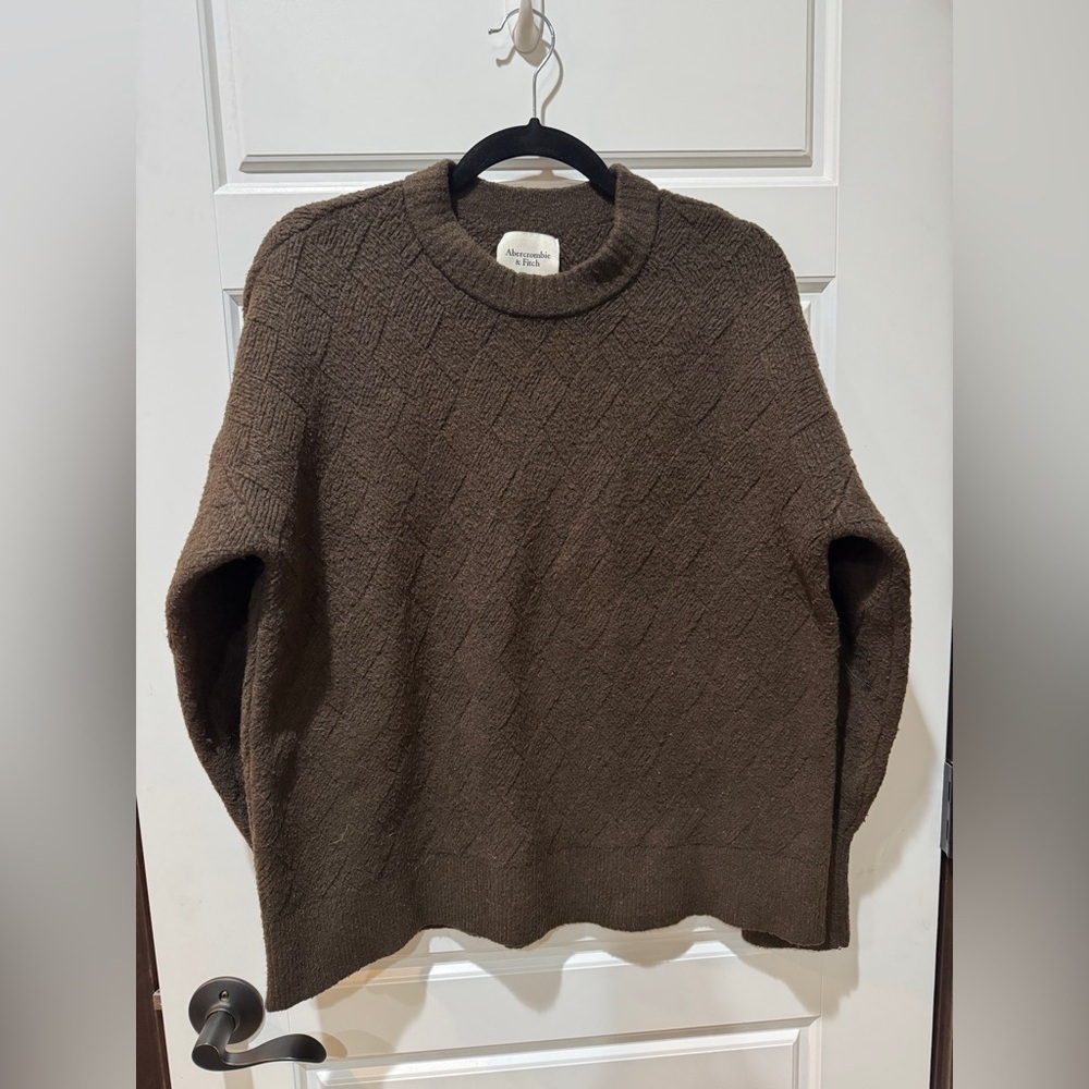 Abercrombie & Fitch Womens Crewneck sweater in Rich Brown